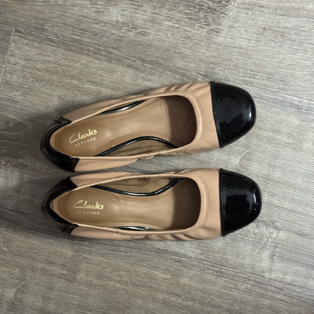 Clarks Cream and Black Flats Classic Loafers